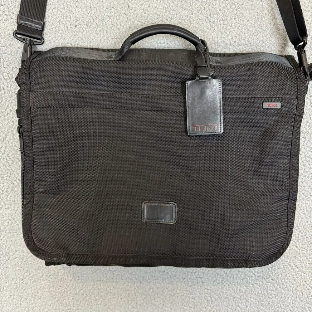 Tumi good used